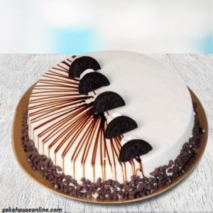 Oreo Vanilla Cake